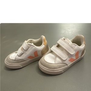 Toddler Veja sneakers